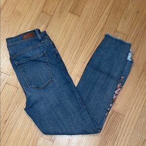 Abercrombie & Fitch Medium Blue Ankle Jeans